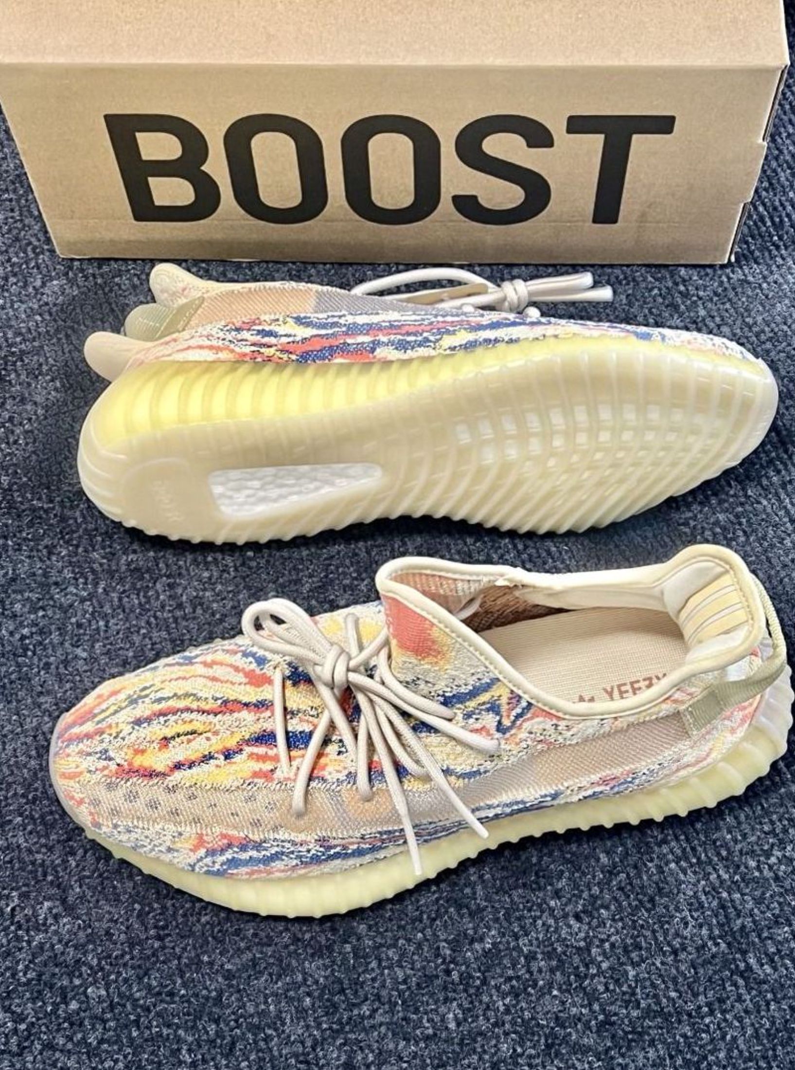 Adidas originals Yeezy Boost 350 V2 MX OAT Shoes Mixed Colors (Category: Sneakers) located in Singapore. Submitted by truemountaincx (Listing ID 1441730818, Image 3). Description: —— NEW ARRIVAL —— Adidas Adidas originals Yeezy Boost 350 V2 MX OAT Shoes Mixed Colors New · Free Ship · COD 3-Day Confirm · Chat for Sizes.