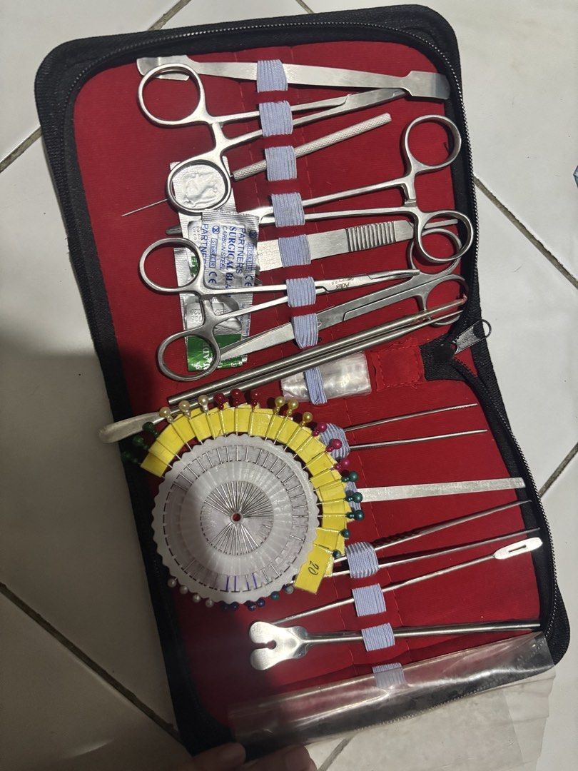 Adler Dissecting Kit with Tools and Pins (Category: Medical Supplies & Tools) located in Quezon City. Submitted by kikidra (Listing ID 1441763773, Image 2). Description: - Complete with extra tools pa - With free pins na rin (magagamit when studying specimen).