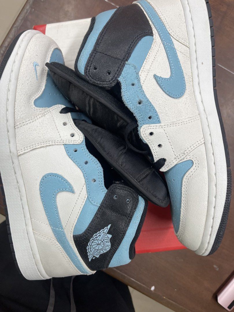 Air Jordan 1 Mid Se" Blue Chill (Category: Sneakers) located in Manila. Submitted by silverrrr (Listing ID 1441708422, Image 3). Description: - Air Jordan 1 Mid - Colorway: Blue Chill -Size 9.5 - Brandnew Wala lang box Negotiable. Meetups Manila Area .