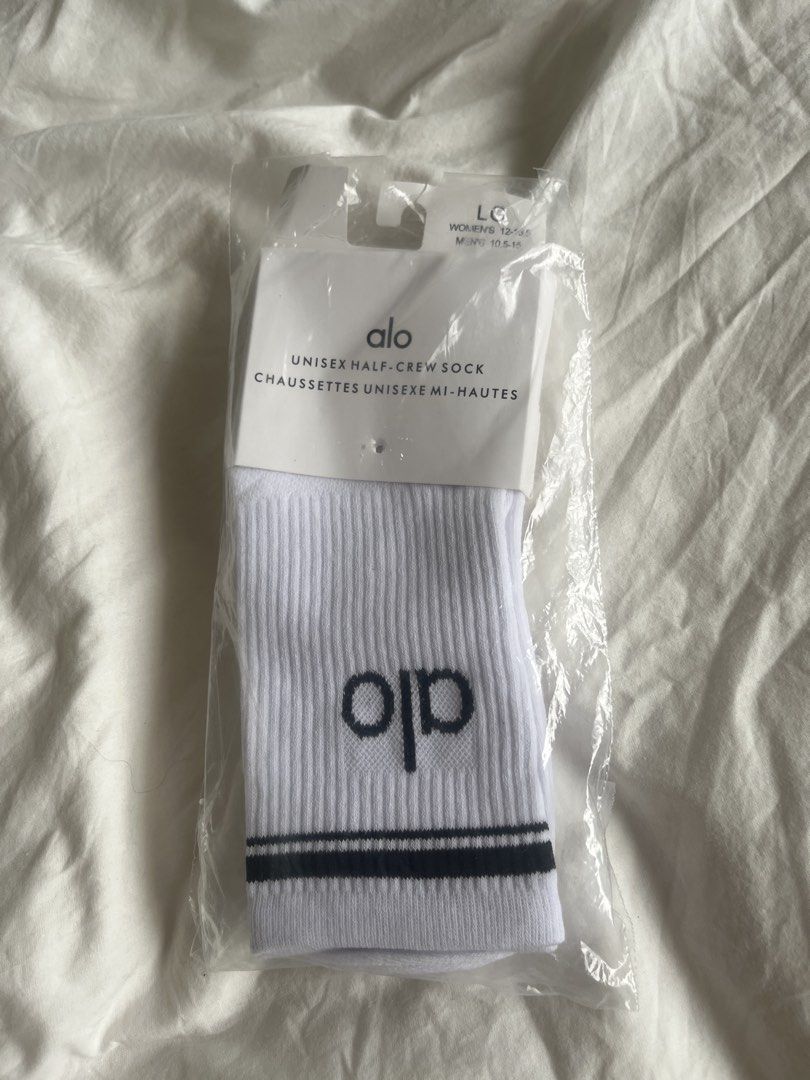 Alo Unisex Half-Crew Socks White LG (Category: Socks) located in Singapore. Submitted by tortalover5 (Listing ID 1441680581, Image 1). Description: - Brand: Alo - Color: White - Type: Unisex Half-Crew Socks - Size: LG - Features: Comfortable, Stylish - Ideal for: Everyday wear, Workouts Recently got taobao haul but accidentally ordered duplicate. Price reflects authenticity, but I can say from recent use that the quality is very nice .