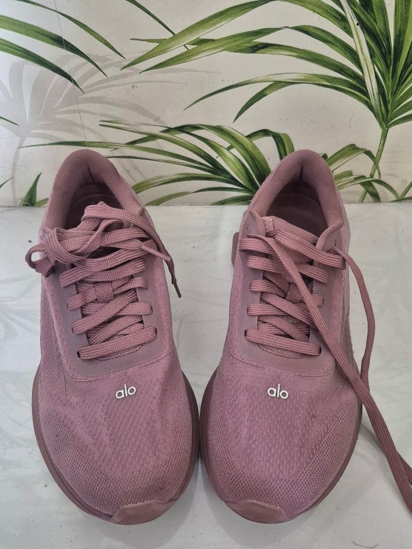 Alo Yoga Runner Shoes Smoky Quartz (Category: Sneakers) located in Taguig. Submitted by firesale123 (Listing ID 1441654560, Image 1). Description: - No box.