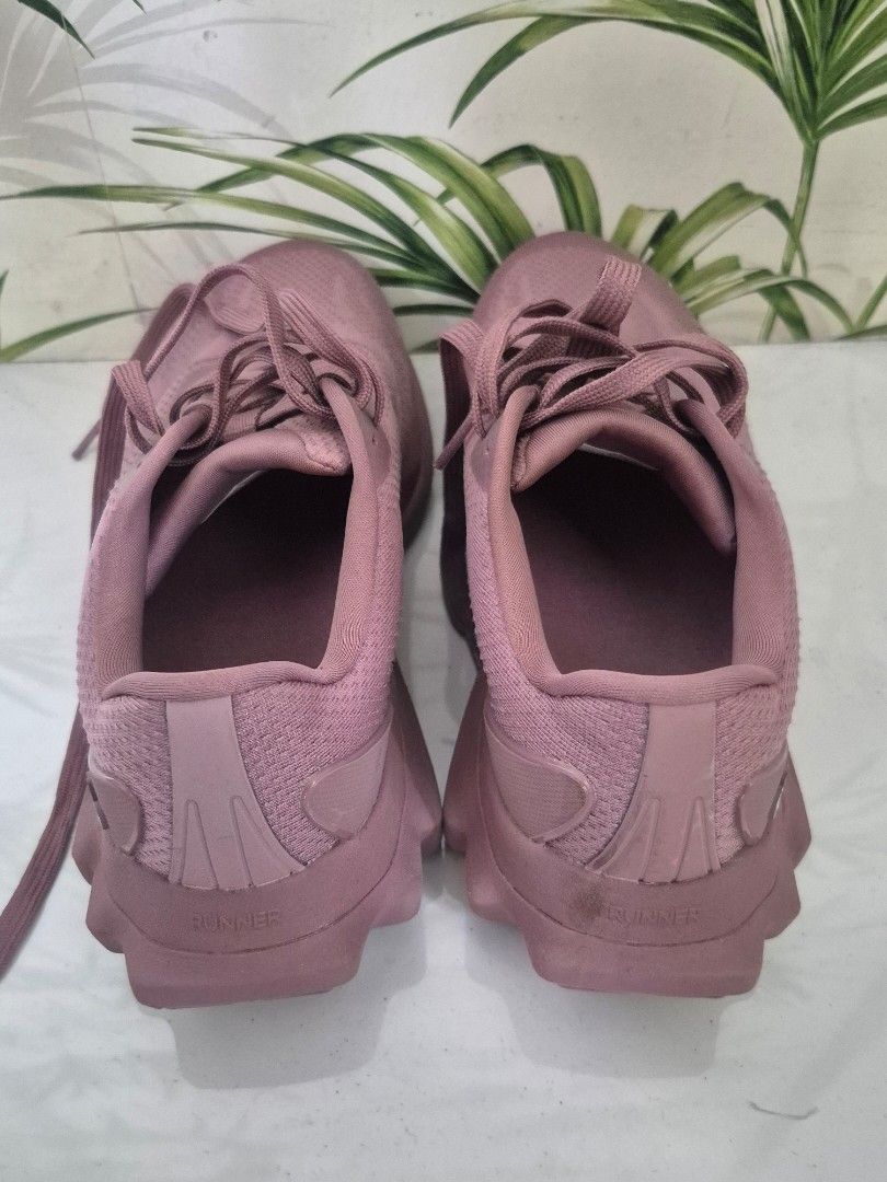 Alo Yoga Runner Shoes Smoky Quartz (Category: Sneakers) located in Taguig. Submitted by firesale123 (Listing ID 1441654560, Image 2). Description: - No box.