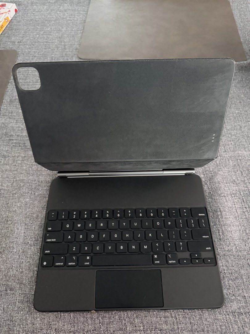 Apple iPad Pro 12.9-inch with Magic Keyboard472088081355909121