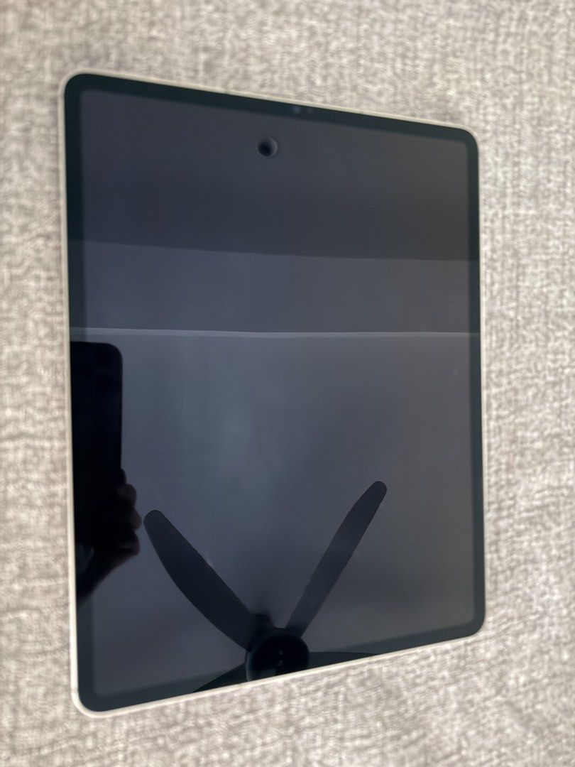 Apple iPad Pro 12.9-inch with Magic Keyboard472088081355909120