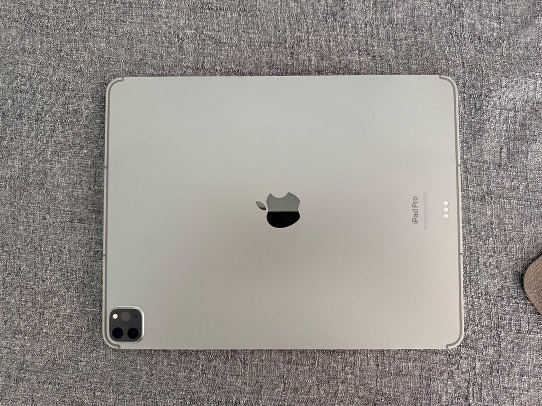 Apple iPad Pro 12.9-inch with Magic Keyboard472088081355909122