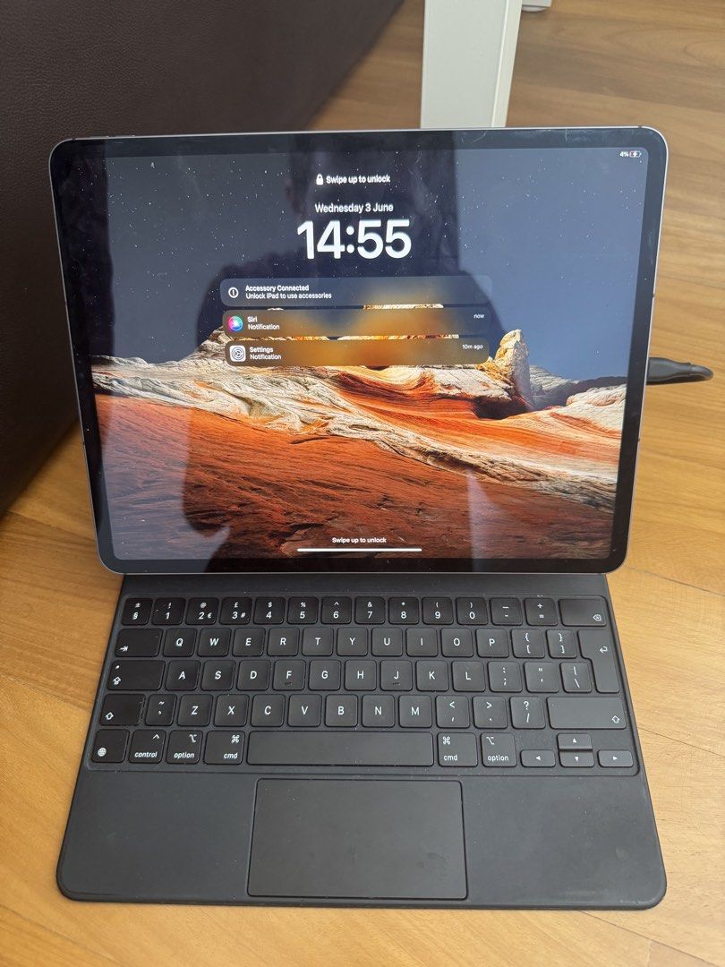 Apple iPad Pro with Magic Keyboard471974431006412800