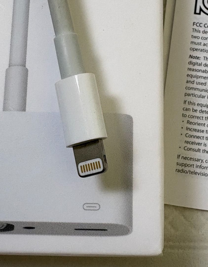 Apple Lightning to VGA Adapter471730252667299842