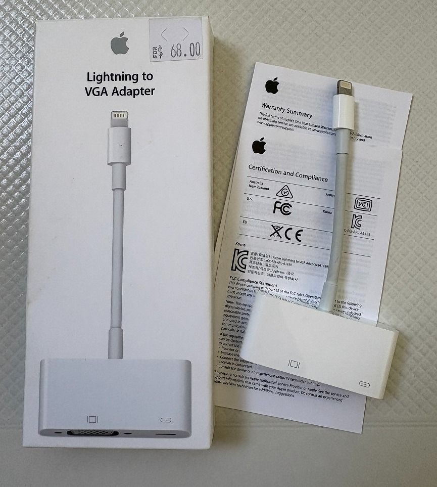 Apple Lightning to VGA Adapter471730252667299840