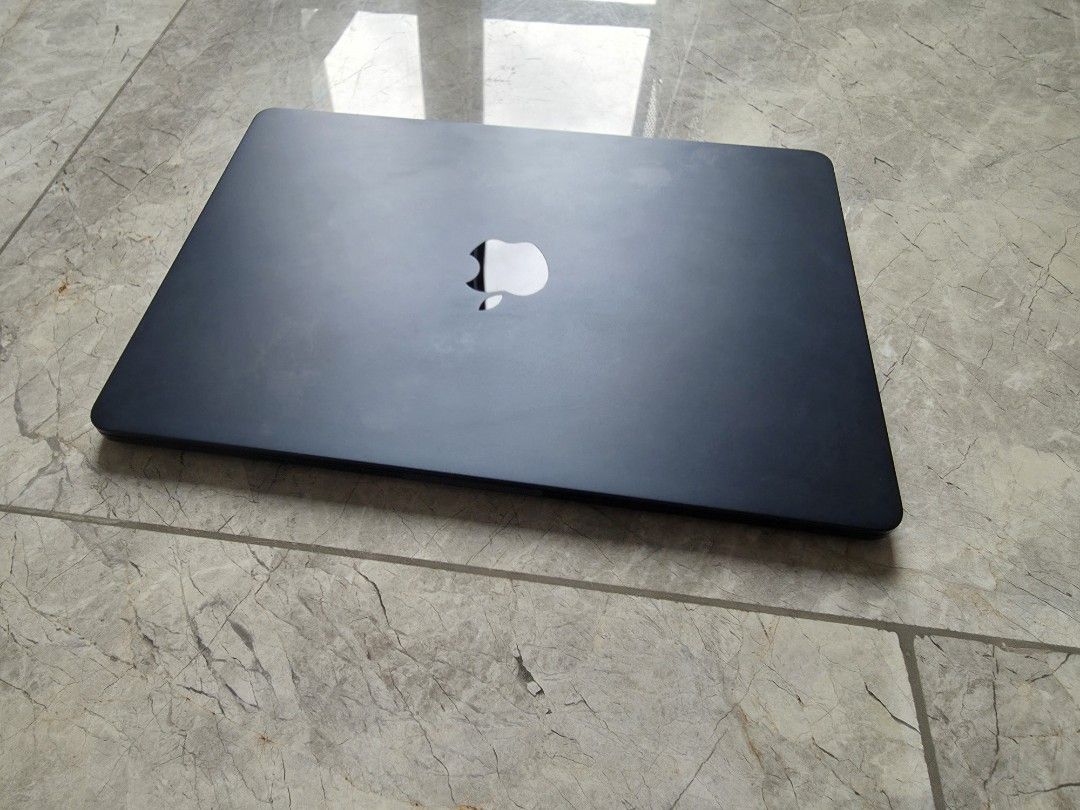 MacBook Air 13-inch M3 24GB 1TB