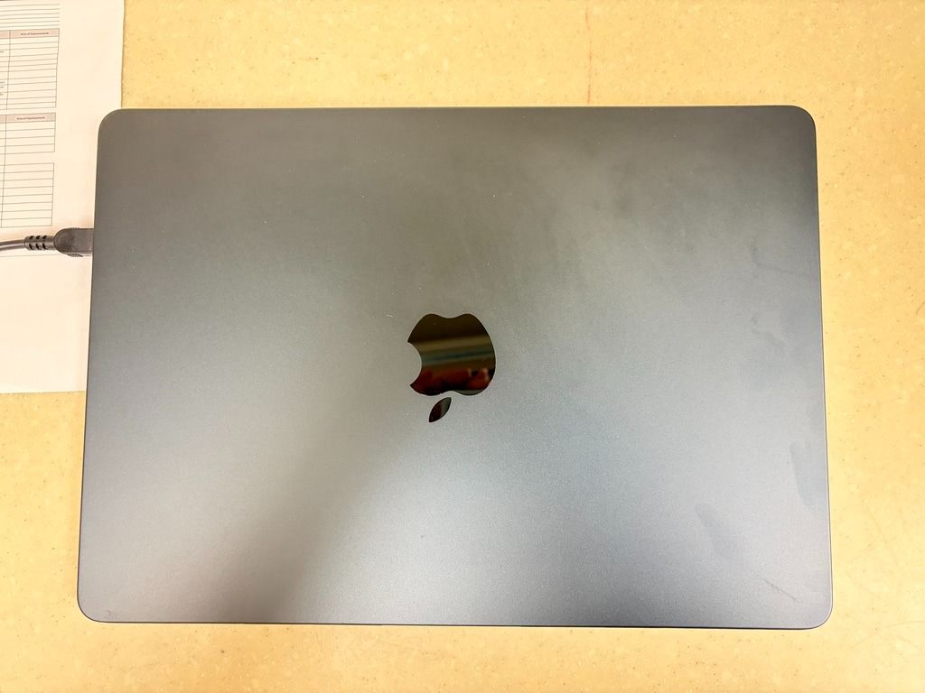 Apple MacBook Air M2 2022471967107509790721