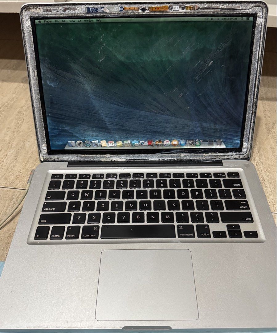 Apple MacBook Pro A1278472309450156943363