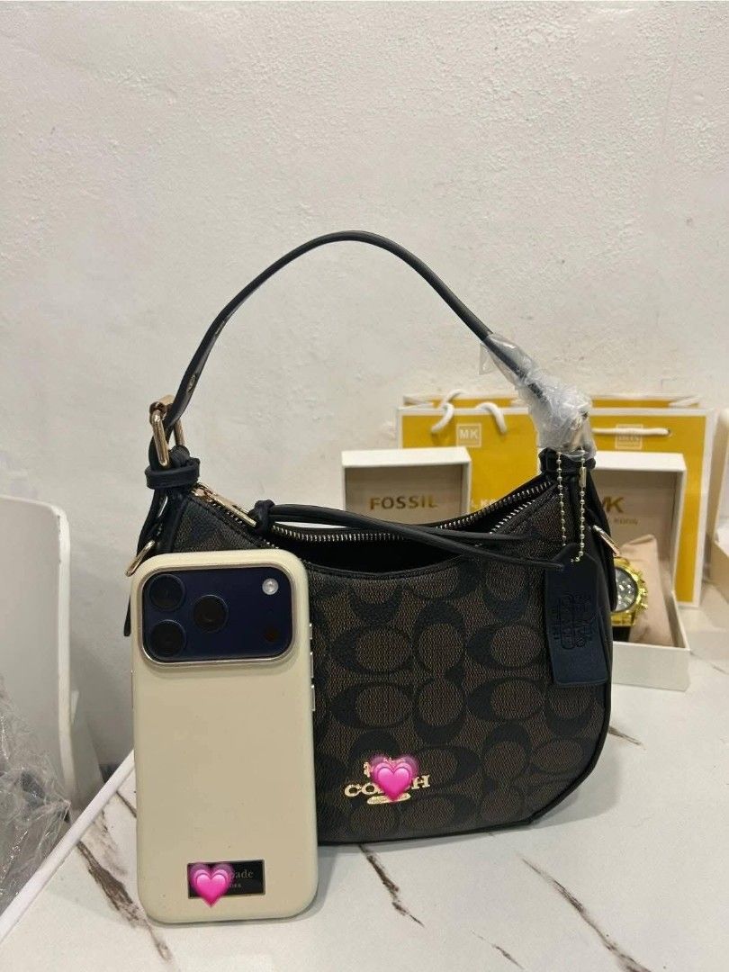 armpit / sling bag (Category: Luxury Bags & Wallets) located in Davao. Submitted by babreeta (Listing ID 1441755040, Image 2). Description: 2-way bag kili2x / sling bag.