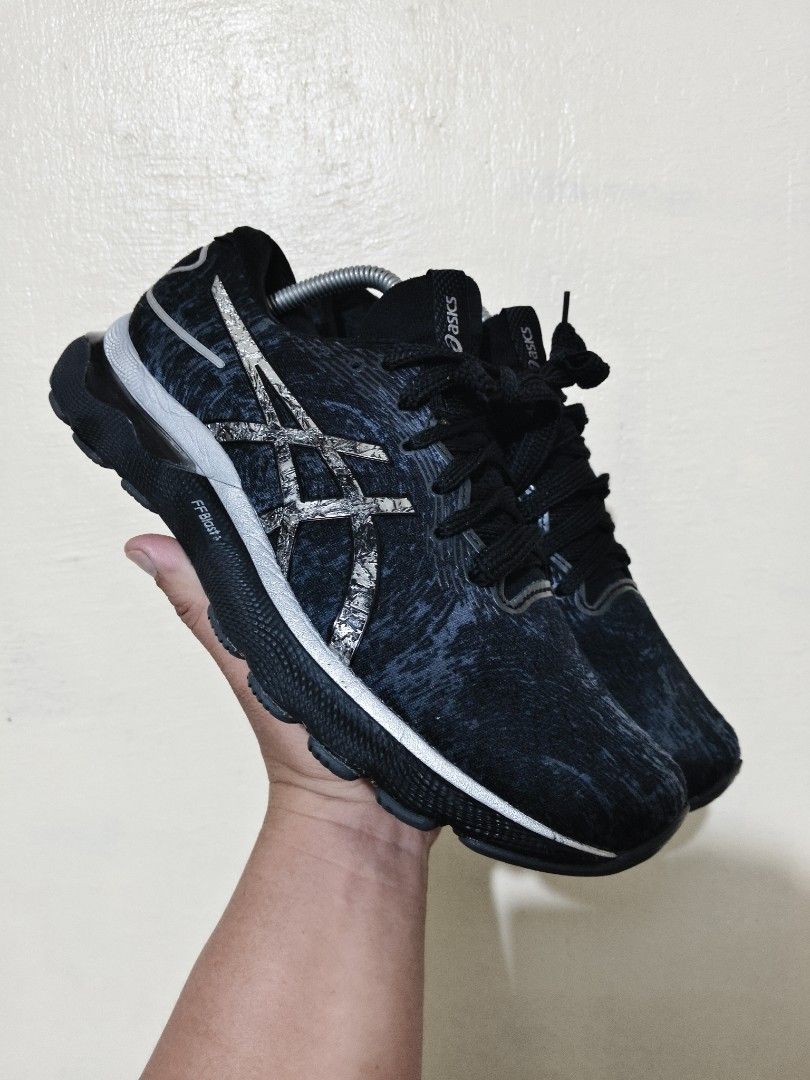 Asics Gel-Nimbus 25 Platinum (Category: Sneakers) located in Mandaue City. Submitted by prekfinds (Listing ID 1441717096, Image 2). Description: ASICS Gel-Nimbus 25 Platinum Black & Silver colorway Excellentcondition Size:9Us, 42.5Eu, 27Cm Minimal sign of usage See photos for details Pm Location:cebu.