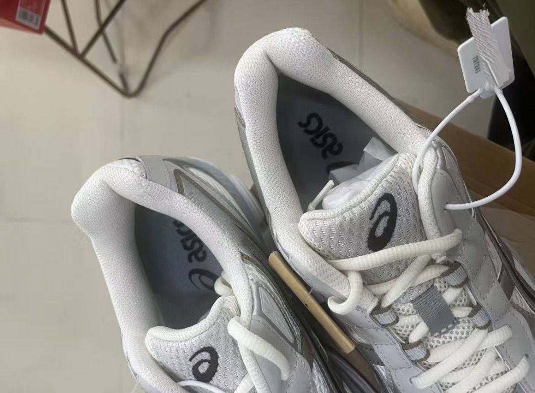 ASICS GEL-NYC 2055 GEL-NYC 2055 Running Shoes unisex (Category: Sneakers) located in Singapore. Submitted by happyearth.753c7b (Listing ID 1441599728, Image 3). Description: 🔥 Brand new, authentic, with original box and label 📦 free doorstep delivery，COD ⏱ 7-9 working days deliver ✨SIZE：EU36-47 🔥If u need other colors or styles, u can consult mev.