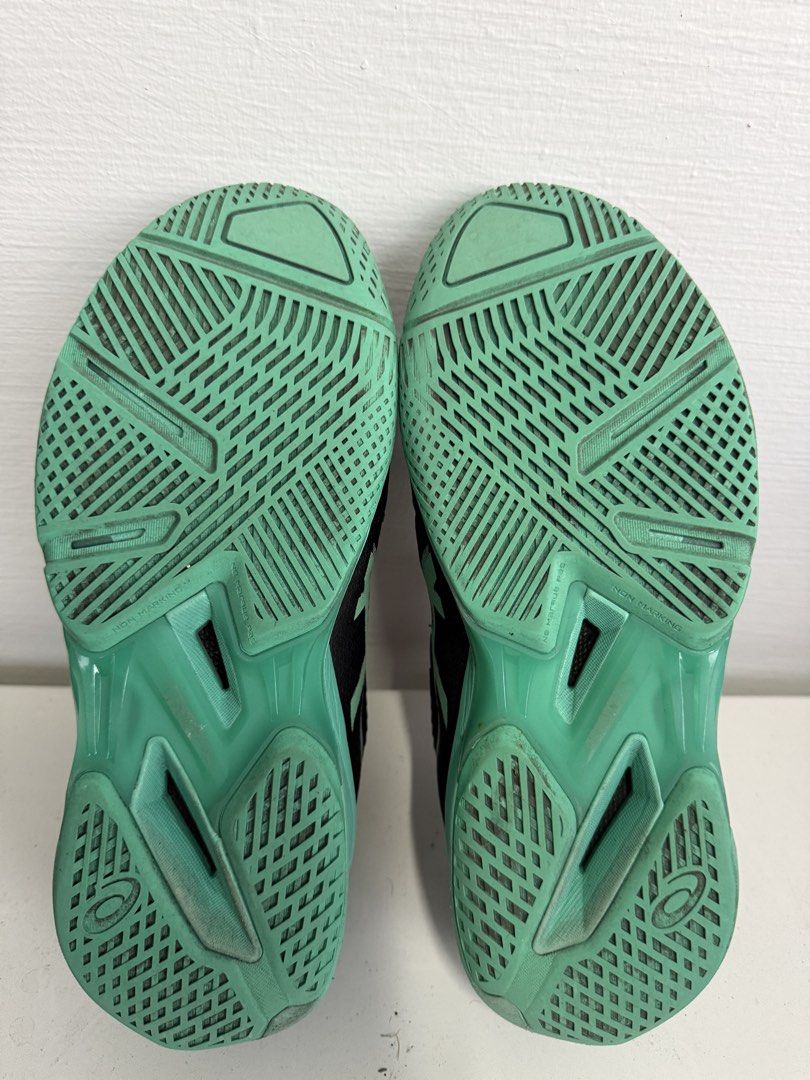 ASICS Solution Speed FF4 US9.5 tennis/pickleball shoes (Category: Racket & Ball Sports) located in Singapore. Submitted by Ftheastronaut (Listing ID 1441694618, Image 2). Description: Tennis / pickleball shoes Used no more than 20 casual games Purchased in Japan when travelling US9.5 RFS (changed shoe).