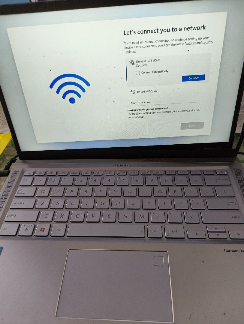 ASUS Laptop - (Broken hinge and frame)471830856729907200