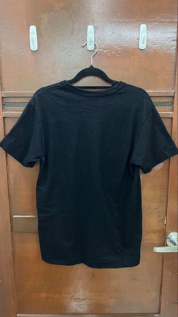 [Authentic] CDG Comme des Garçons PLAY Black Tshirt Men's Small/Fits Women Medium (Category: Tshirts & Polo Shirts ) located in Quezon City. Submitted by tigerbunnyli (Listing ID 1441736502, Image 3). Description: - Brand: Comme des Garçons PLAY - Color: Classic Black - Size: S (for Men), fits M (for Women) - Feature: Iconic heart logo on chest - Style: Simple, stylish, perfect for everyday wear - Condition: Washed, used once. Bought from Japan i