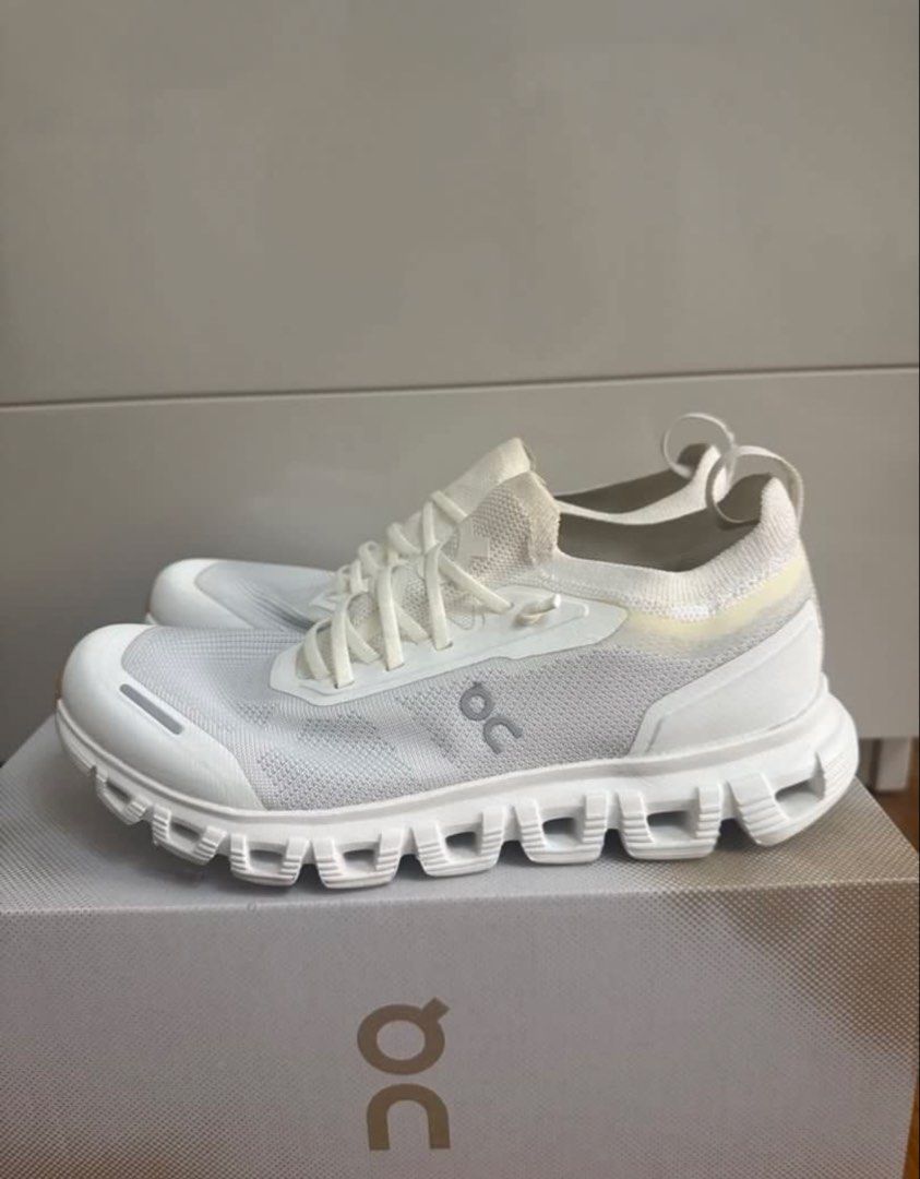 Authentic ON Cloud 6 versa (Category: Sneakers) located in Sogod. Submitted by gleinannte90278 (Listing ID 1441635228, Image 2). Description: Authentic on cloud 6 versa With original box Can send receipt Mode of payment: gcash, lbp or bdo Size: us 6 / 23cm Slightly nego Pwede sa maarti Pass sa barat 💯 authentic .