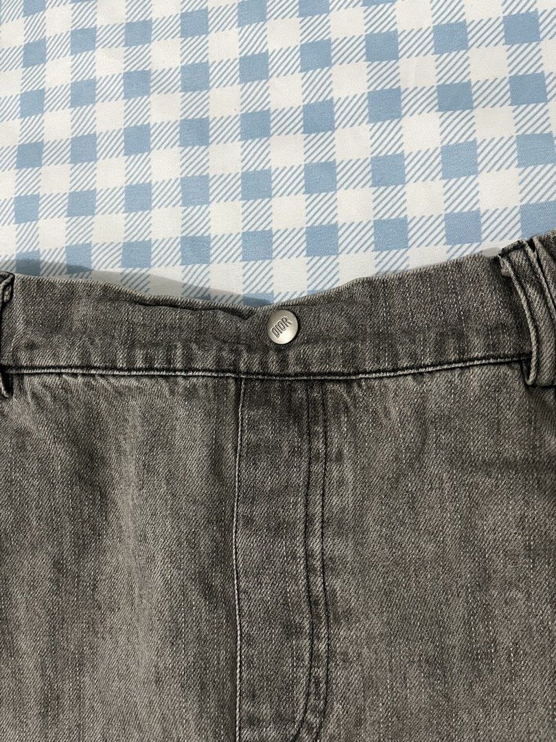 Baby Dior Denim Mini Skirt (Category: Skirts) located in Magalang. Submitted by yourstruly.c__ (Listing ID 1441708652, Image 3). Description: - Size: S - Condition: Good - Issue: None - Other info: Hindi siya zipper. May garter siya sa likod, so stretchable yung skirt. - Newly washed - RFS: It was gifted, but hindi kasya sa’kin. MOD: J&T MOP: Gcash or BPI Reminders: - NO REFUNDS | NO RETURNS | NO EXCHANGE | NO RUSH SHIPPING | NO CANCELLATION - I 
