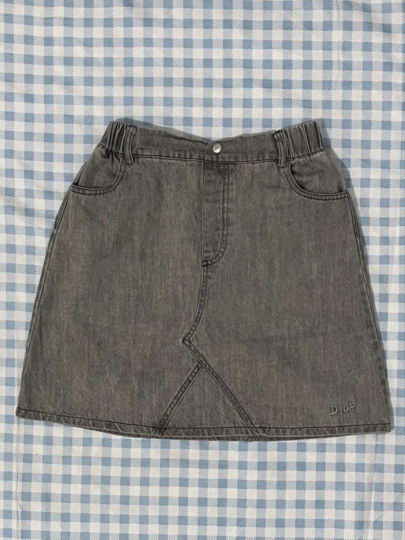 Baby Dior Denim Mini Skirt (Category: Skirts) located in Magalang. Submitted by yourstruly.c__ (Listing ID 1441708652, Image 1). Description: - Size: S - Condition: Good - Issue: None - Other info: Hindi siya zipper. May garter siya sa likod, so stretchable yung skirt. - Newly washed - RFS: It was gifted, but hindi kasya sa’kin. MOD: J&T MOP: Gcash or BPI Reminders: - NO REFUNDS | NO RETURNS | NO EXCHANGE | NO RUSH SHIPPING | NO CANCELLATION - I 