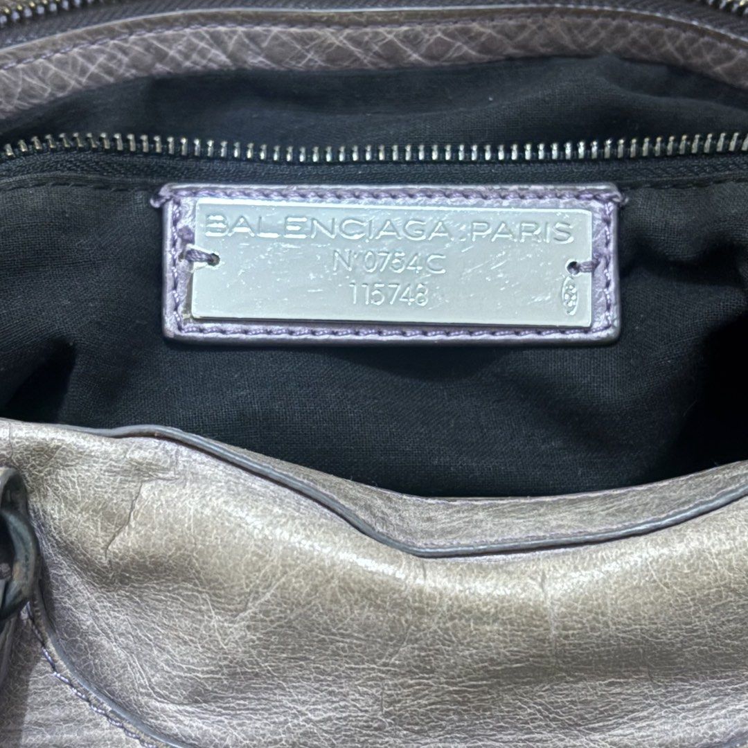 balenciaga (Category: Luxury Bags & Wallets) located in Makati City. Submitted by metalsmith (Listing ID 1441725926, Image 3). Description: .