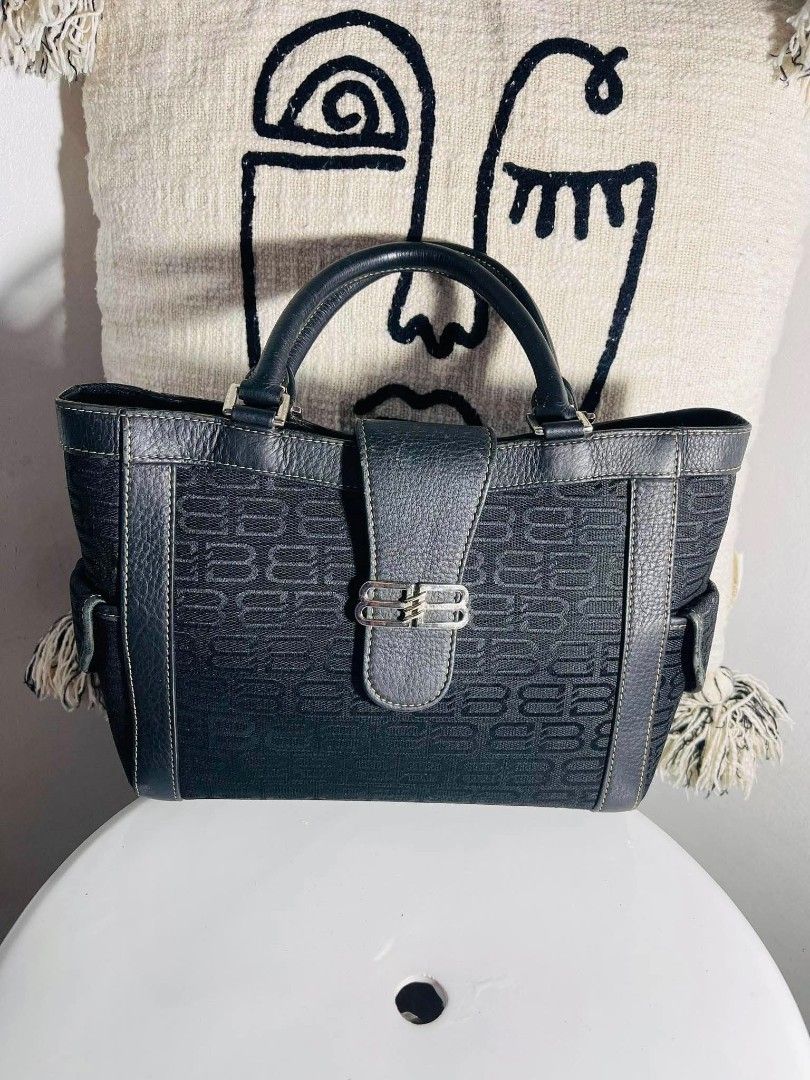 Balenciaga Vintage handbag (Category: Luxury Bags & Wallets) located in Iloilo. Submitted by jananapad (Listing ID 1441673668, Image 1). Description: Rare to find GUARANTEED ORIGINAL VINTAGE gg.
