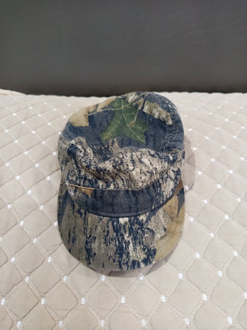Bass pro Reel Tree Cap (Category: Caps & Hats) located in Davao. Submitted by vaness041421 (Listing ID 1441593866, Image 2). Description: Best fit For Youth/Womens.