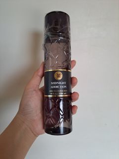 (Category: ) located in . Submitted by us_uae.box (Listing ID 1441669982, Image 1). Description: .