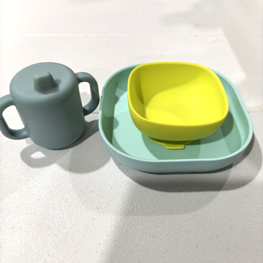 BEABA Silicone Meal Set with Suction Pad (Category: Weaning & Toddler Feeding) located in Pasay City. Submitted by declutteringmomshi (Listing ID 1441726704, Image 2). Description: 2 plates is already 2199 (big plate used less than 5x. Small plate never used. Free Beaba Sippy cup - slightly used - BEABA Silicone Meal Set - Includes suction plate and sippy cup - Ideal for babies 4 months and up - Plate features a strong suction base to prevent spi