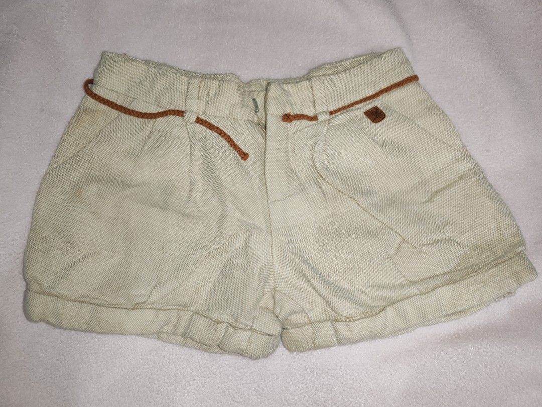Beige Corduroy Shorts with Drawstring Waist (Category: Babies & Kids Fashion) located in Manila. Submitted by jazzlync (Listing ID 1441668926, Image 1). Description: - Cute beige corduroy shorts - Elastic waistband with drawstring tie - Two button pockets on the back - Rolled hem detail - Ideal for casual wear.