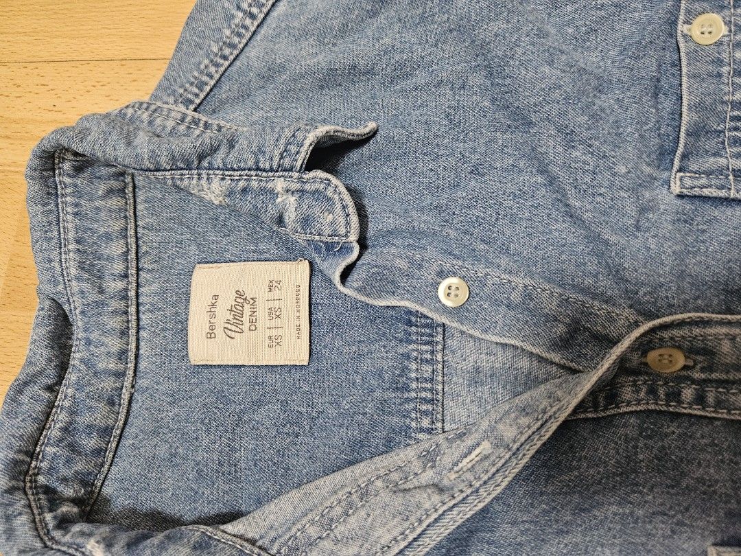 Bershka raw hem denim top (Category: Longsleeves) located in Quezon City. Submitted by cheapbrandy (Listing ID 1441661386, Image 2). Description: bershka vintage denim raw hem cropped longsleeve top. fabric is soft denim and can be worn in the PH comfortably.