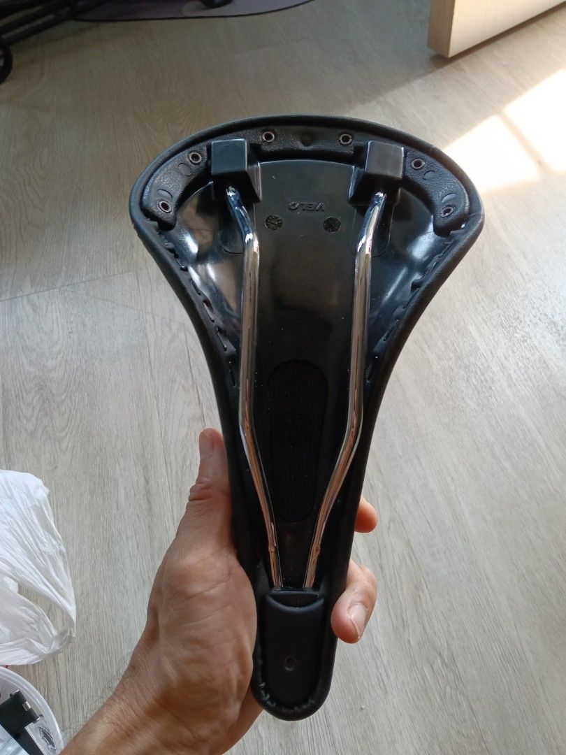 Black Bicycle Saddle (Category: Parts & Accessories) located in Singapore. Submitted by boonster79 (Listing ID 1441596871, Image 2). Description: - Velo black bicycle saddle - Versatile: good for road bikes or mountain bikes.