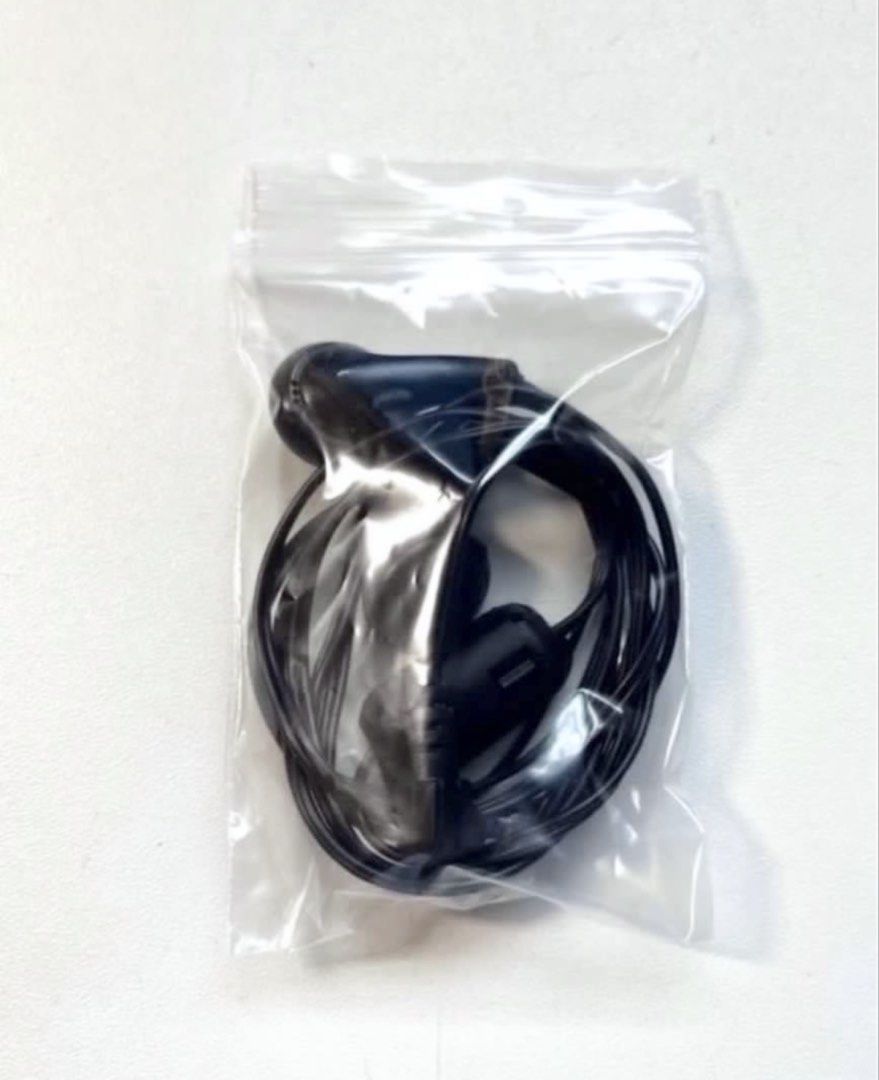 Black Wired Earphones472062777853880325