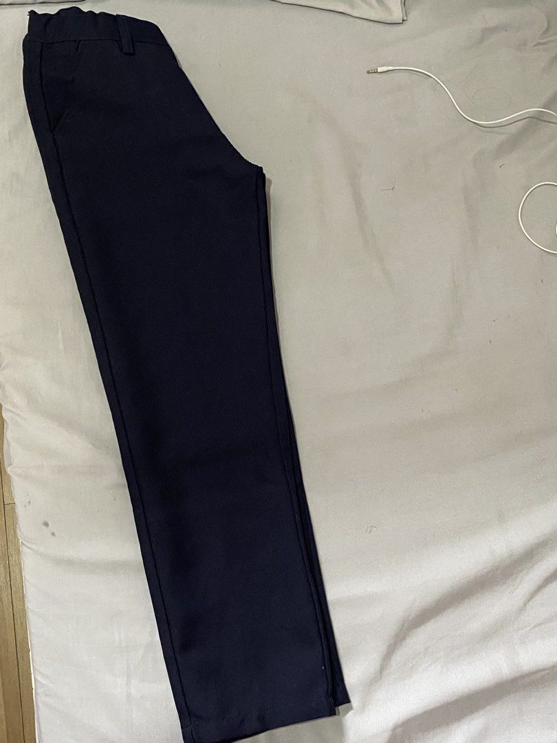 BOYS PANTS (Category: Babies & Kids Fashion) located in Las Pinas. Submitted by decluttermomsh (Listing ID 1441643586, Image 1). Description: IPATAHI NIYO NA LANG YUNG FRONT AREA NEAR ZIPPER BOSSINI L size navy blue color waistline 26" but can be adjusted to smaller waist 33-34" in length plus ahipping fee.