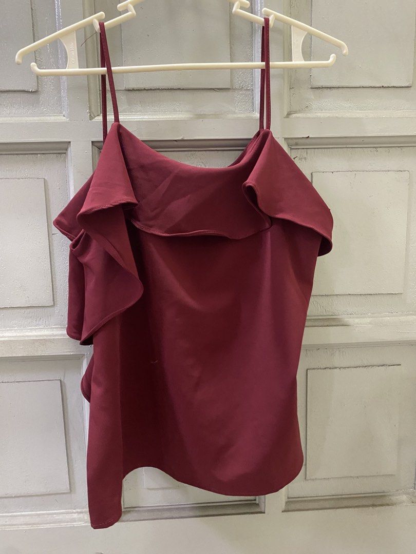 Burgundy Ruffle Camisole Top (Category: Sleeveless) located in Cebu City. Submitted by declutter.clothes123 (Listing ID 1441738195, Image 2). Description: MOP: Gcash RFS: Decluttering PM for when worn photo .