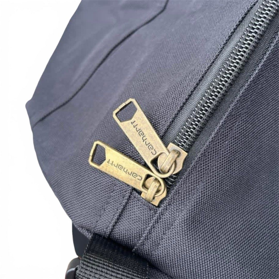 CARHARTT DUFFLE BAG (Category: Strollers) located in Manila. Submitted by scarlett_hope (Listing ID 1441773359, Image 3). Description: Including carhartt pouch.