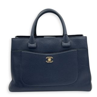 (Category: ) located in . Submitted by carousellluxury (Listing ID 1441680209, Image 1). Description: .