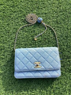 (Category: ) located in . Submitted by stayhypethrifted (Listing ID 1441779746, Image 1). Description: .