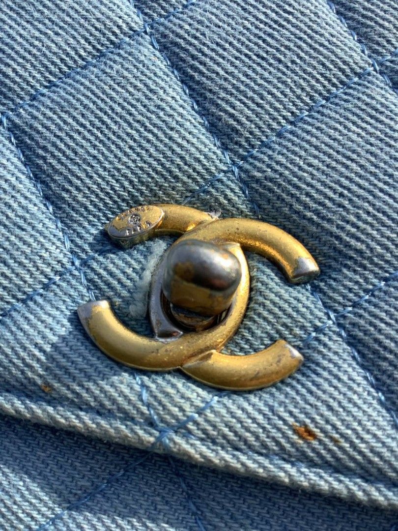Chanel Denim Wallet on Chain (Category: Luxury Bags & Wallets) located in Nabua. Submitted by stayhypethrifted (Listing ID 1441779746, Image 2). Description: .