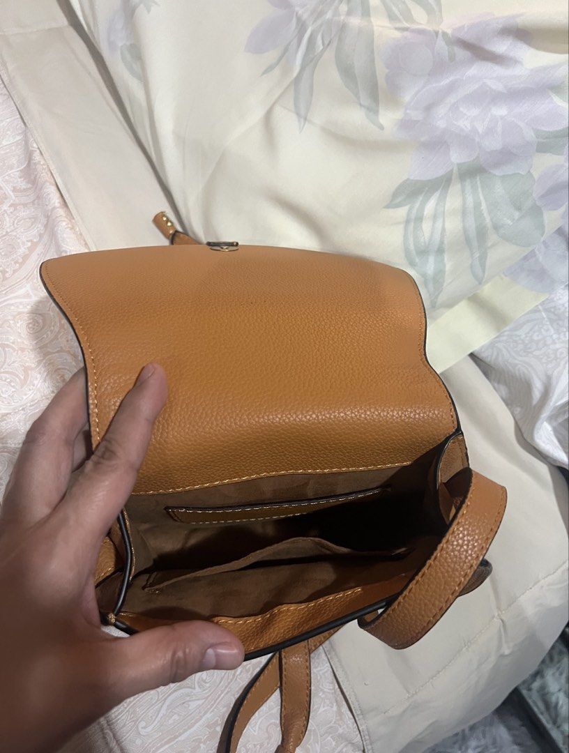 Chloe Marcie Saddle Bag (Category: Luxury Bags & Wallets) located in Cabanatuan. Submitted by prelovedtrinkets2023 (Listing ID 1433496651, Image 2). Description: pls self authenticate bag has no flaws.