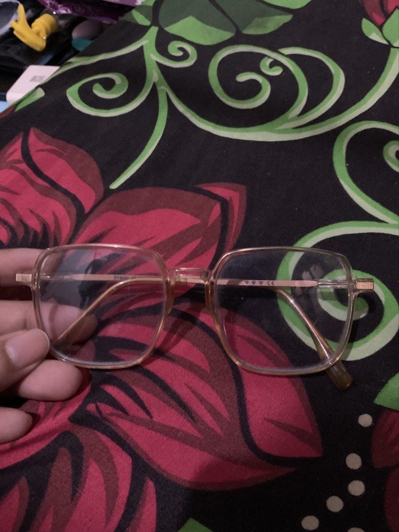 Premium Clear Champagne Gold Square Eyeglasses | Blue Light Filter | Marked Imported Frame (Category: Sunglasses & Eyewear) located in San Juan, La Union. Submitted by declutteringog7 (Listing ID 1441641829, Image 3). Description: ✅ TITLE Premium Clear Champagne Gold Square Eyeglasses | Blue Light Filter | Marked Imported Frame ✅ CATEGORY Health & Personal Care → Vision Care → Eyewear & Accessories ✅ DESCRIPTION 👓 PREMIUM CHAMPAGNE GOLD SQUARE E