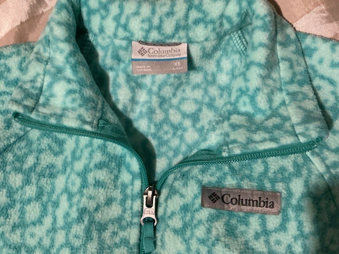 Columbia kids jacket xs (Category: Babies & Kids Fashion) located in Angeles City. Submitted by goodbuysathome (Listing ID 1441733001, Image 2). Description: Lpnposted columbia kids xs Like new po Measurements on photos npo Add sf 55 Gcash payment .