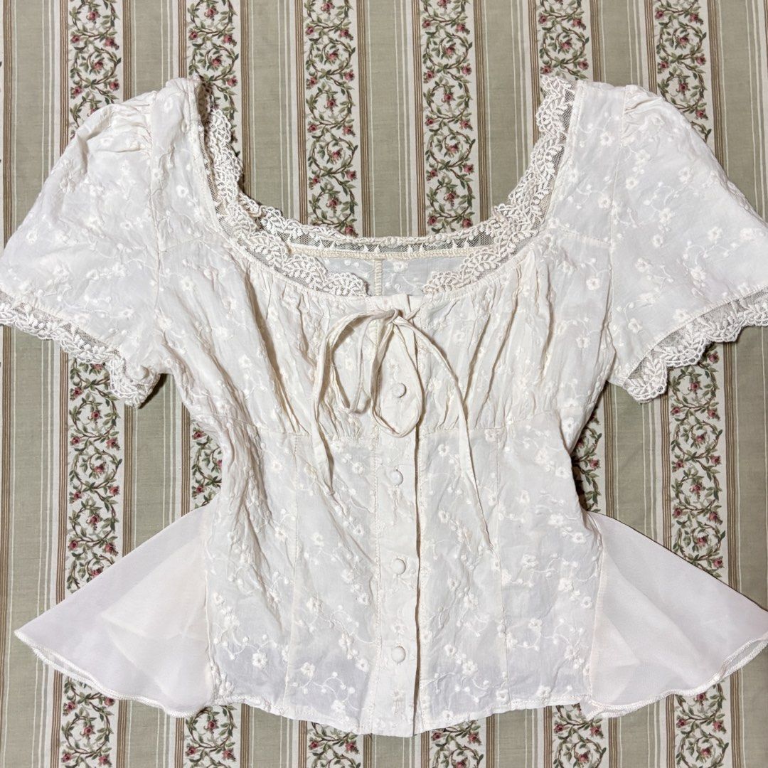 Coquette Top, Summer top, embroided top (Category: Blouses) located in Santo Domingo. Submitted by _nymph_ (Listing ID 1440103636, Image 1). Description: 𝗪𝗵𝗶𝘁𝗲 𝗘𝘆𝗲𝗹𝗲𝘁 𝗘𝗺𝗯𝗿𝗼𝗶𝗱𝗲𝗿𝗲𝗱 𝗕𝗮𝗯𝘆𝗱𝗼𝗹𝗹 𝗧𝗼𝗽 💌 Mine: ₱299 (AU) ✨ First to pay basis ✨ No Cancellation ୨୧ Size: S-Semi Medium ୨୧ Functional buttons ୨୧ Non-adjustable ribbon style ୨୧ Non-garterized cuff ୨୧ Not smocked ୨୧ aCorset-style hem ୨୧ Soft feminine coquette vibe �