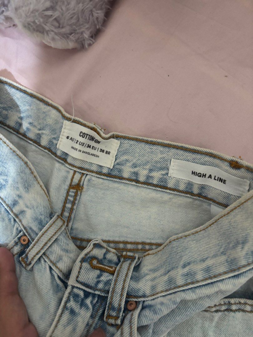 Cotton-on High A Line Shorts (Category: Shorts) located in Quezon City. Submitted by luneco.ph (Listing ID 1441639911, Image 2). Description: ☆ : Cotton-on High A Line Shorts ꒰ఎ ★ ໒꒱ price: 450 size: 2 US dm for when worn mop: gcash/bank transfer mod: grab/lalamove/courier (can do meetups around ust) loc: quezon city NO RETURNS/REFUND.