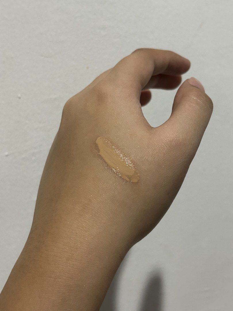 COVERGIRL Clean Matte Liquid Foundation (355 Medium Light) (Category: Makeup) located in Manila. Submitted by love.preibae (Listing ID 1441615023, Image 2). Description: - Set of 3 Covergirl Clean Matte Liquid Foundation bottles - Shade: 355 Medium Light - Finish: Matte.