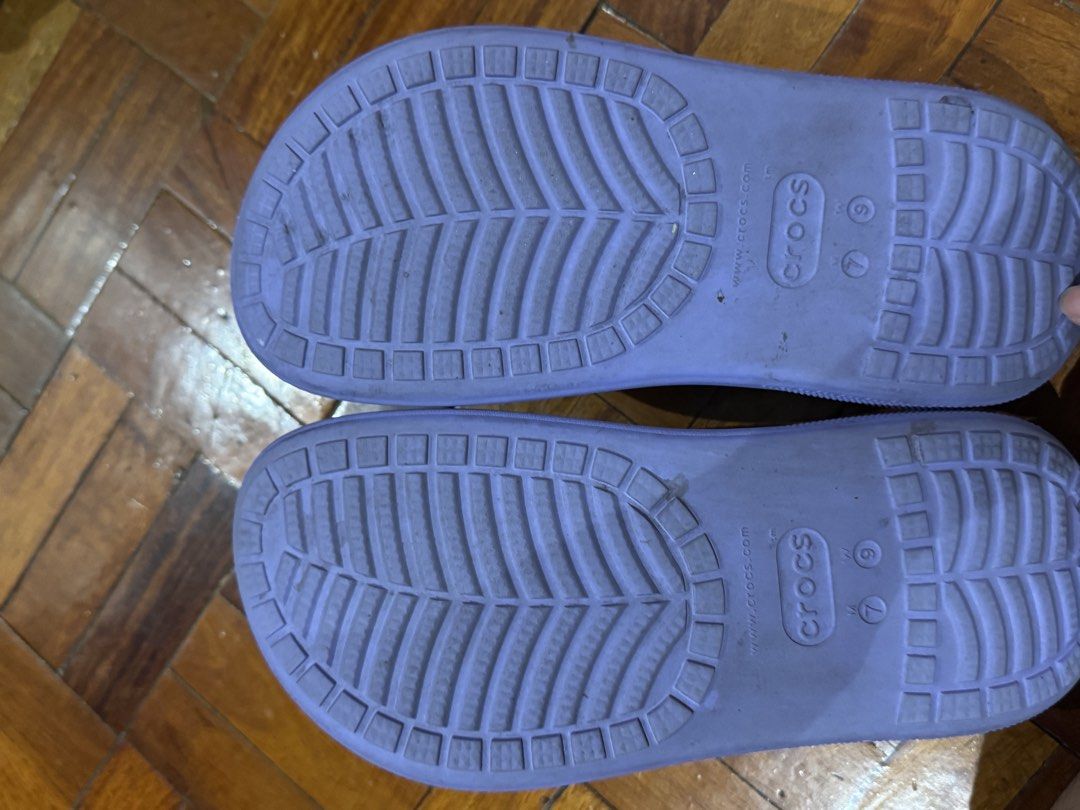 Crocs Women's Bae Clog Lavender (Category: Slippers and slides) located in Manila. Submitted by justinbrj (Listing ID 1441700079, Image 3). Description: - Lavender Crocs Bae Clogs - Only used once for an outfit after nun nilagay na sa storage - Platform style for added height - Comfortable and easy to wear - Size 7M/9W - Perfect for casual outings It’s good, comfy, and soft. Pero I don’t see myself ever reaching out for it. .
