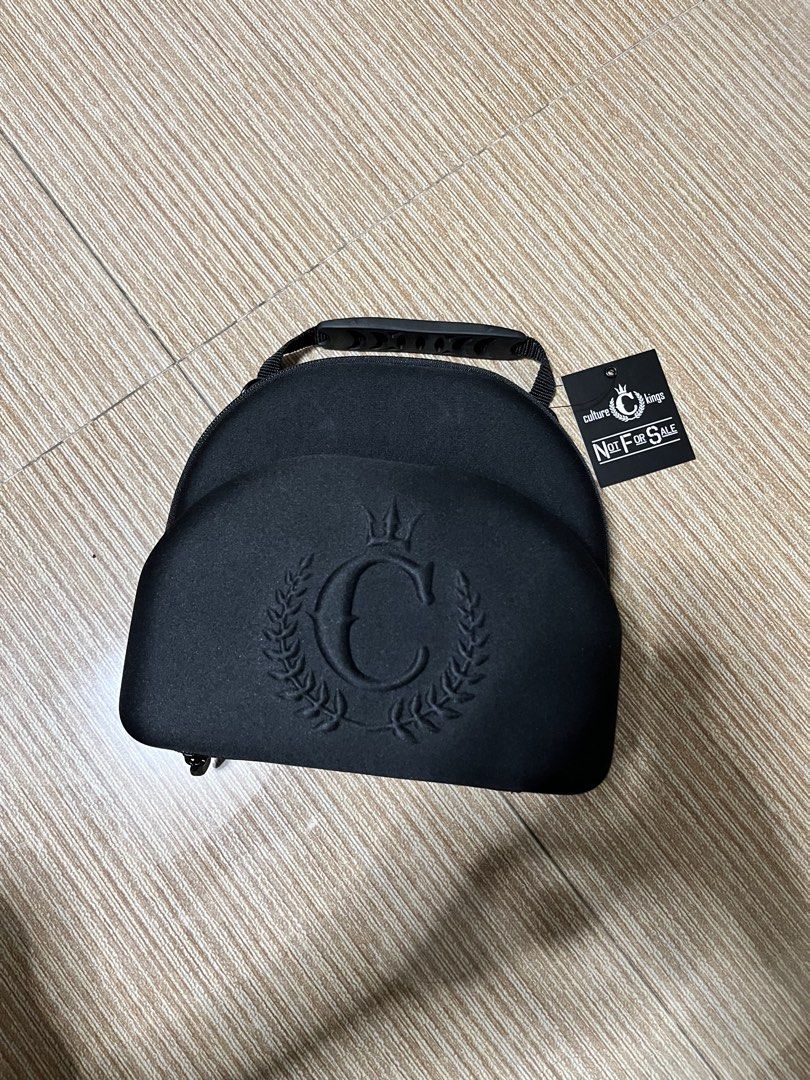Culture Kings Cap Carrier Case (Category: Caps & Hats) located in Pasay City. Submitted by thejunkclosetph (Listing ID 1441686575, Image 1). Description: Culture Kings Black Cap Holder Case Brand new with tag, never used Ideal for protecting your caps during travel .