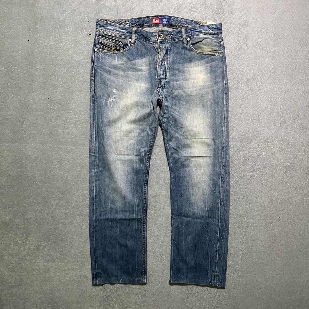 Diesel VIKER-AD Jeans W36 L34 (Category: Jeans) located in Bayombong. Submitted by rochelle_archive_garments (Listing ID 1441745113, Image 2). Description: - Brand: Diesel - Model: VIKER-AD - Size: 36 Waist, 34 Length - Color: Classic Blue Wash - Features: Distressed detailing, Button fly closure - Style: Casual wear.