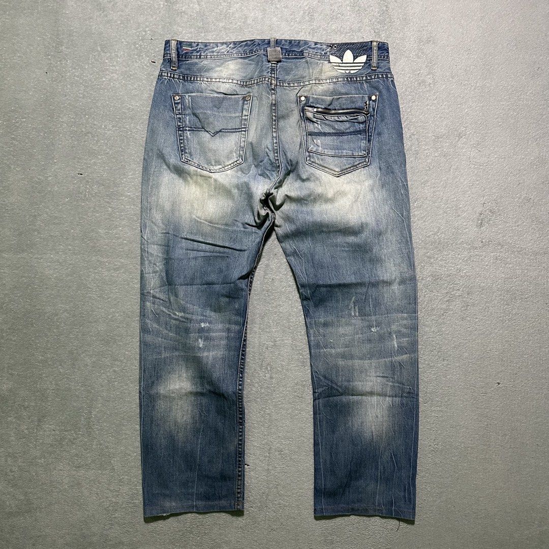 Diesel VIKER-AD Jeans W36 L34 (Category: Jeans) located in Bayombong. Submitted by rochelle_archive_garments (Listing ID 1441745113, Image 1). Description: - Brand: Diesel - Model: VIKER-AD - Size: 36 Waist, 34 Length - Color: Classic Blue Wash - Features: Distressed detailing, Button fly closure - Style: Casual wear.