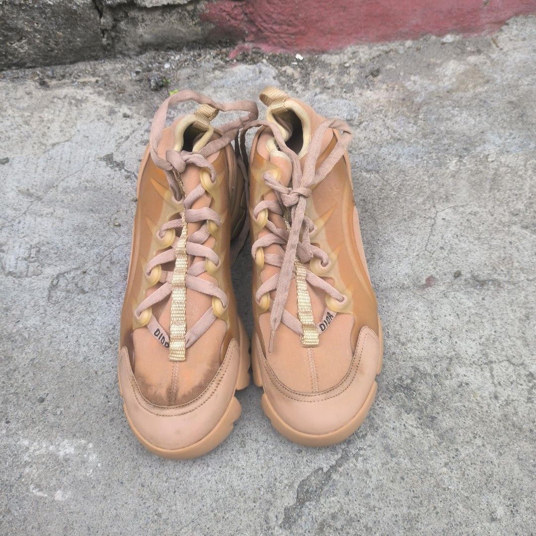 Dior D-Connect Sneaker Nude/Beige Technical Fabric (Category: Sneakers) located in San Pedro. Submitted by gonzalesrailey (Listing ID 1441692127, Image 2). Description: size 37 Get 40% off on each pair when you buy 5 or more pairs of shoes. Preloved shoes – just need a deep clean for your satisfaction. What you see is what you get! Please note: No returns accepted. Buy at your own risk..